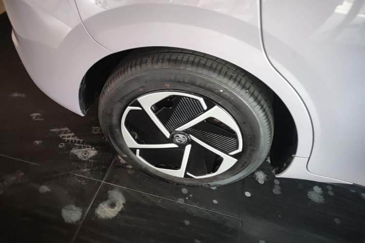 Used MG 4 EV 2026 Model 437 Composed Edition Right Rear Wheel Hub