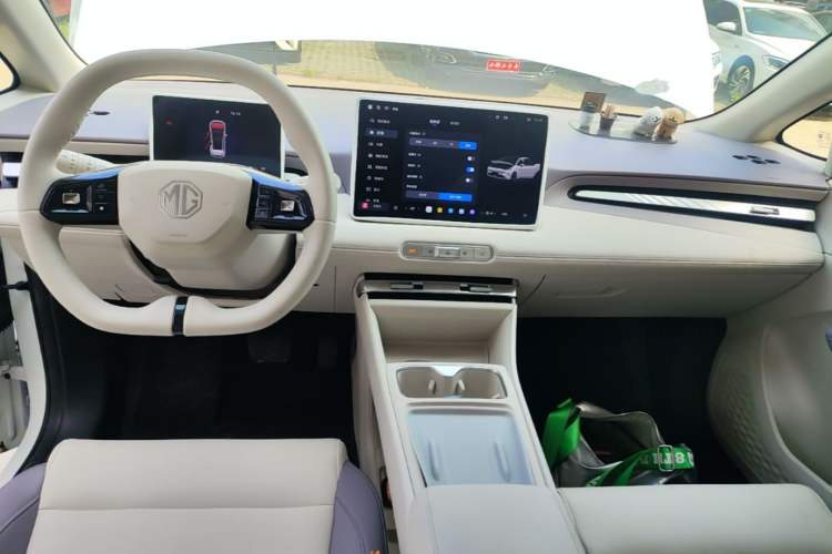 Used MG 4 EV 2026 Model 437 Composed Edition Center Console