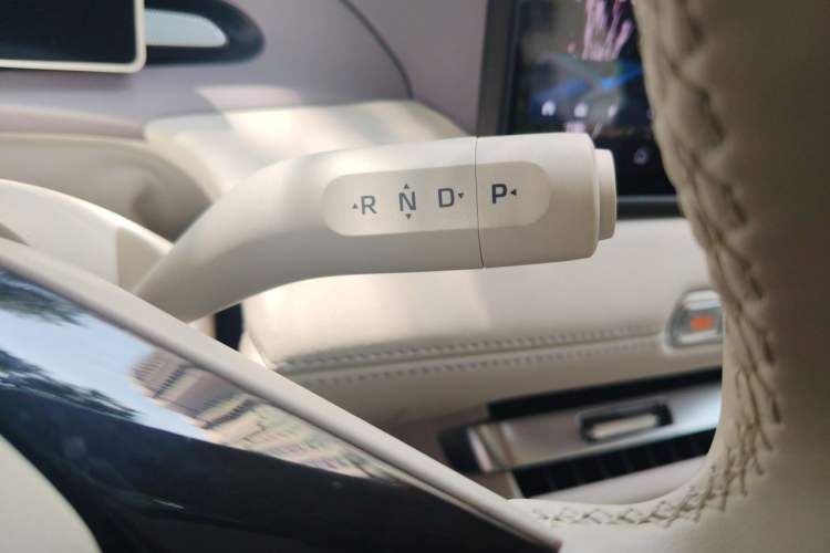 Used MG 4 EV 2026 Model 437 Freedom Edition Gear Lever