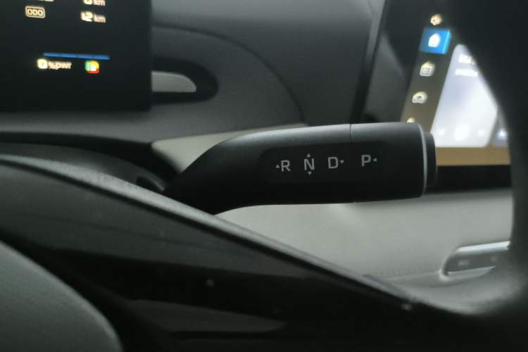 Used MG 4 EV 2026 Model 437 All-in-One Edition Gear Lever