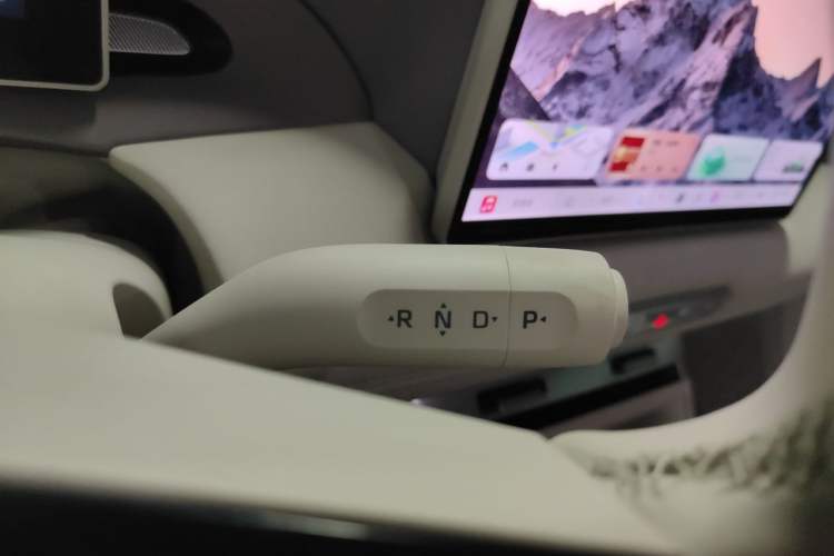 Used MG 4 EV 2026 Model 437 Freedom Edition Gear Lever