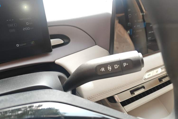 Used MG 4 EV 2026 Model 437 All-in-One Edition Gear Lever