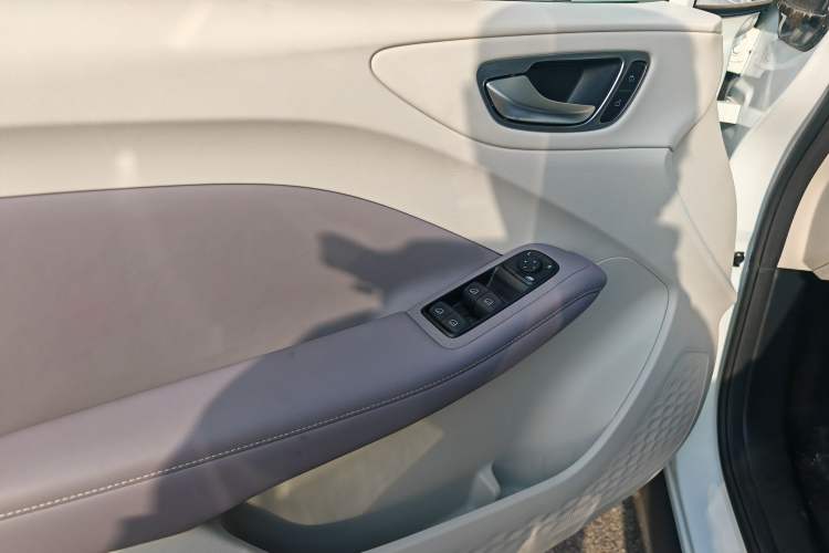 Used MG 4 EV 2026 Model 437 All-in-One Edition Interior 5