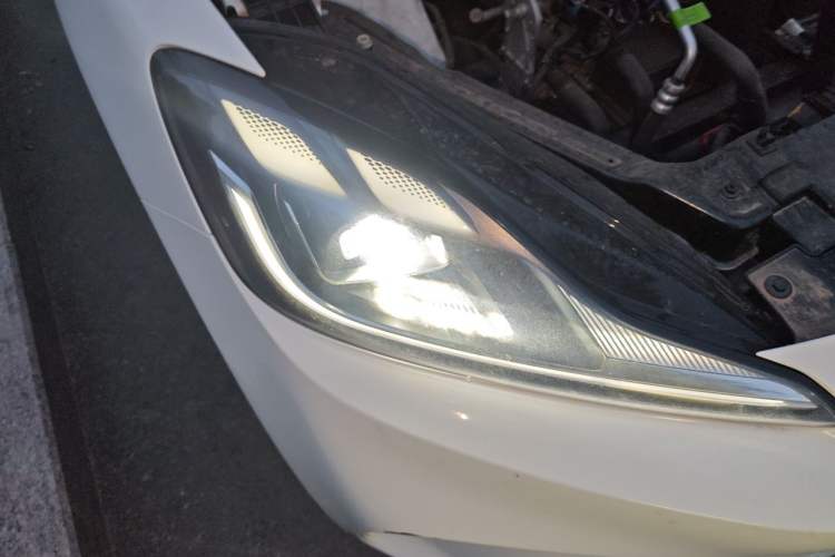 Used MG 4 EV 2026 Model 437 Composed Edition Right Front Headlight