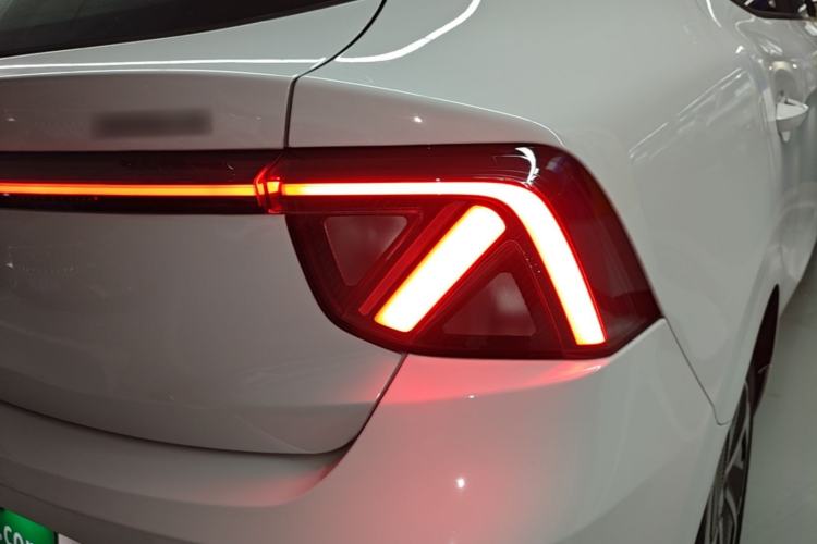Used MG 4 EV 2026 Model 437 Composed Edition Right Rear Taillight