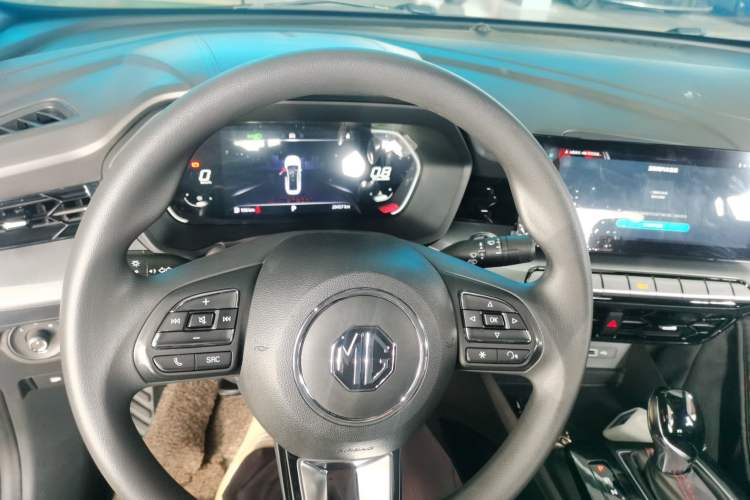 Used MG 5 2022 180 DVVT CVT Youth Luxury Edition Steering Wheel