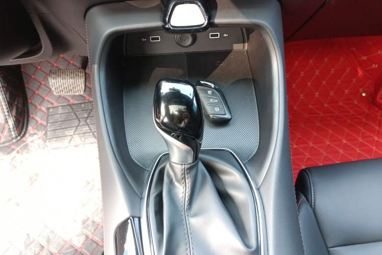 Used MG 5 2025 180 DVVT Global Luxury Edition Gear Lever