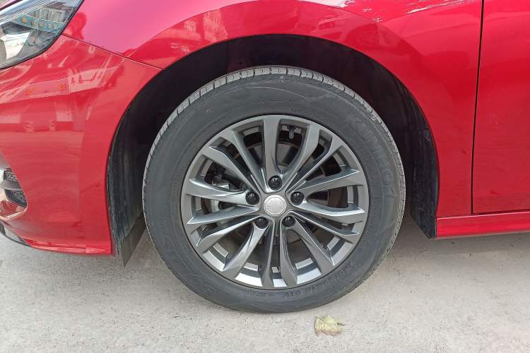 Used MG 5 2025 180 DVVT Global Luxury Edition Left Front Wheel Hub