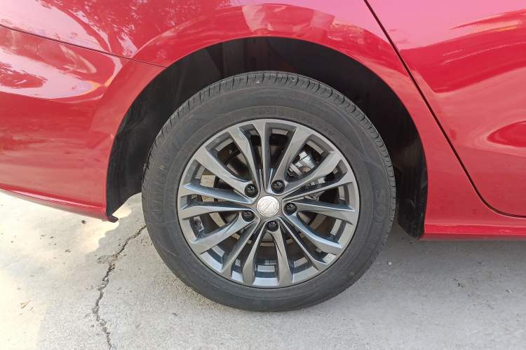 Used MG 5 2025 180 DVVT Global Luxury Edition Right Rear Wheel Hub
