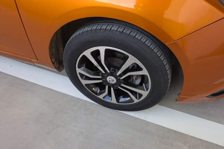 Used MG 5 2012 1.5L Automatic Elite Edition Right Front Wheel Hub