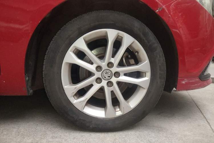 Used MG 5 2012 1.5L Manual Elite Edition Right Front Wheel Hub