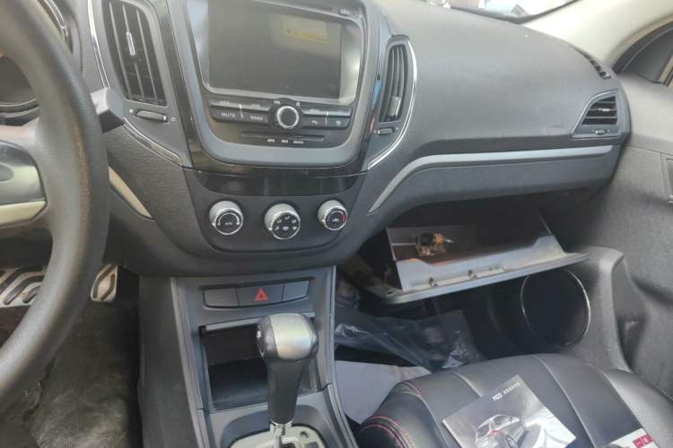 Used MG 5 2012 1.5L Automatic Elite Edition Audio And AC Panel