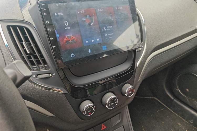 Used MG 5 2012 1.5L Automatic Elite Edition Audio And AC Panel