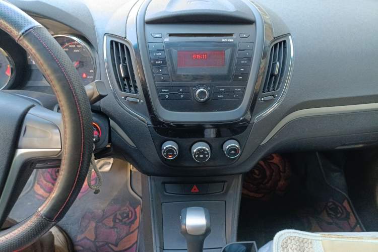 Used MG 5 2012 1.5L Automatic Elite Edition Audio And AC Panel
