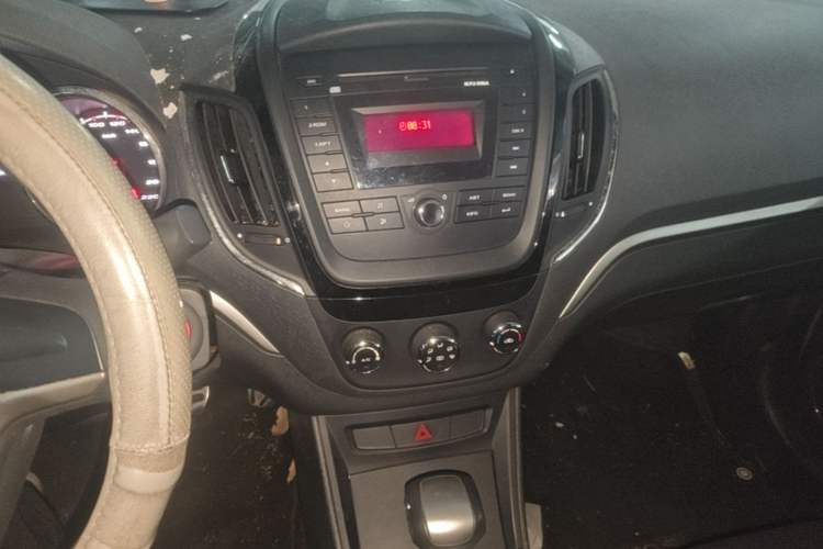 Used MG 5 2012 1.5L Automatic Elite Edition Audio And AC Panel