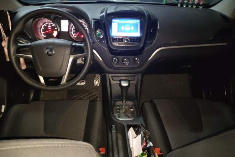 Used MG 5 2012 1.5L Automatic Elite Edition Center Console