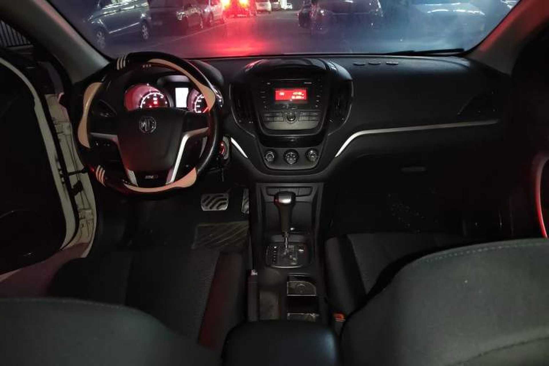 Used MG 5 2012 1.5L Automatic Elite Edition Center Console