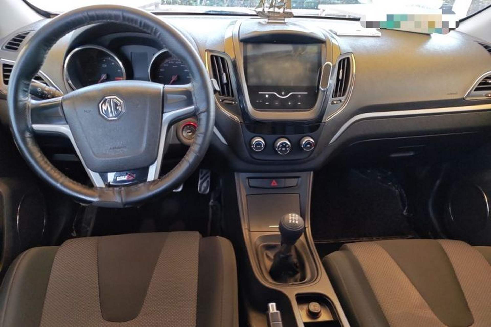 Used MG 5 2012 1.5L Manual Elite Edition Center Console