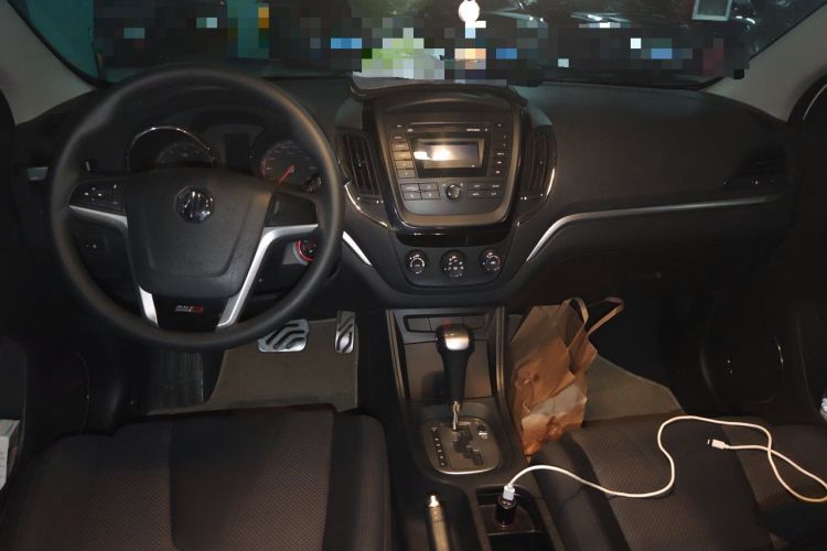 Used MG 5 2012 1.5L Automatic Luxury Edition Center Console