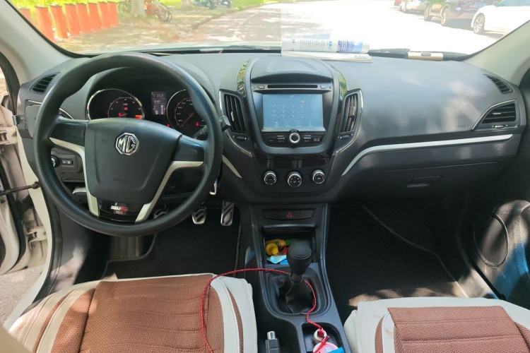 Used MG 5 2012 1.5L Manual Fashion Edition Center Console