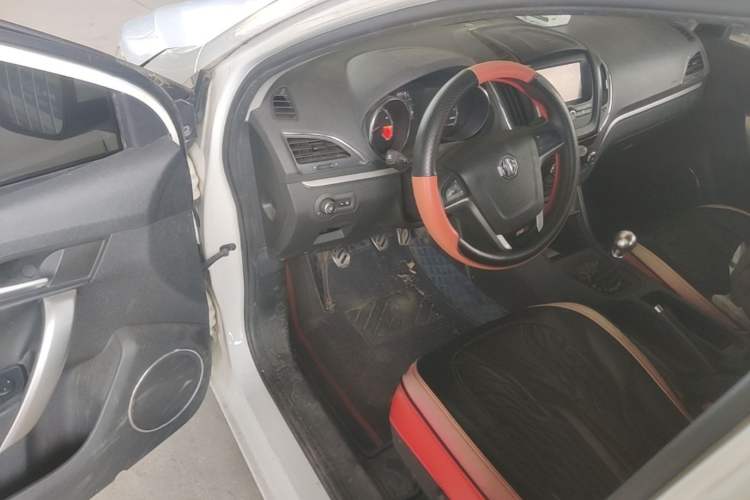 Used MG 5 2012 1.5L Manual Luxury Edition Driver Seat