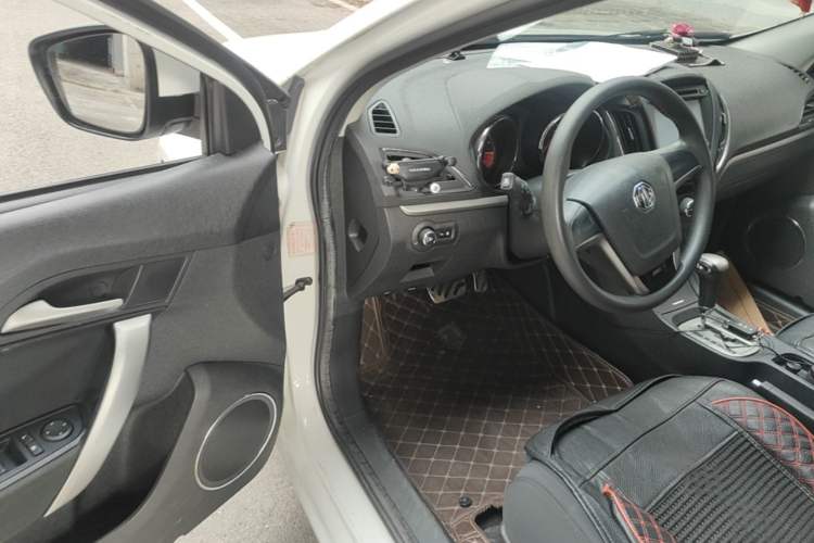 Used MG 5 2012 1.5L Automatic Elite Edition Driver Seat