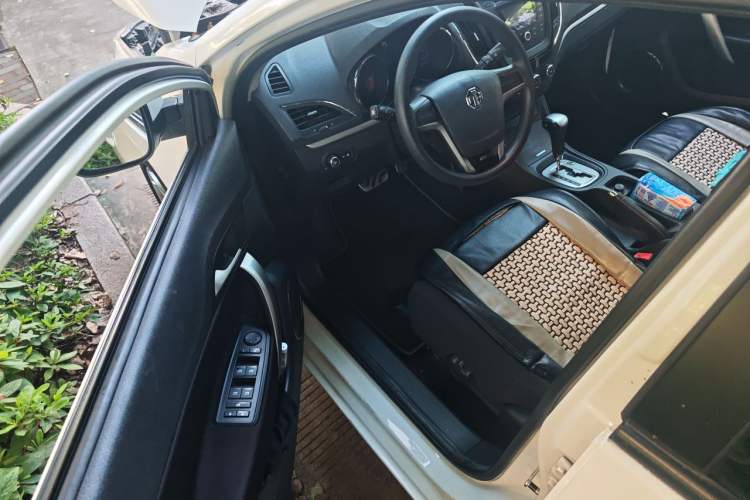 Used MG 5 2012 1.5L Automatic Elite Edition Driver Seat