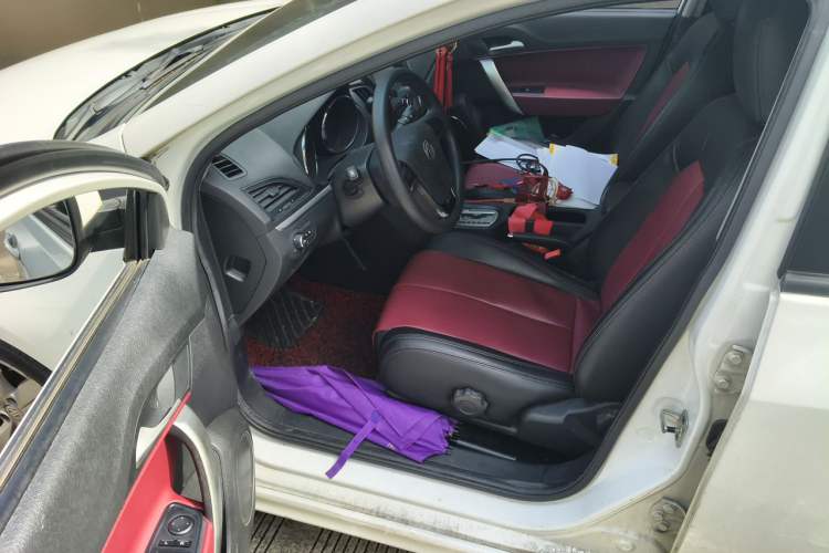 Used MG 5 2012 1.5L Automatic Elite Edition Driver Seat