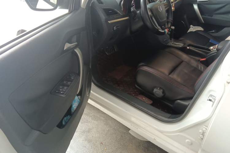 Used MG 5 2012 1.5L Automatic Elite Edition Driver Seat