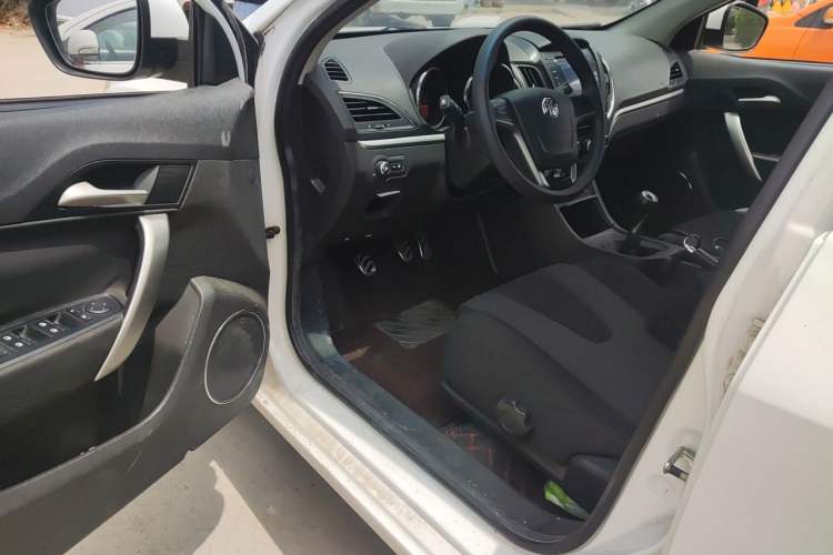 Used MG 5 2012 1.5L Manual Elite Edition Driver Seat