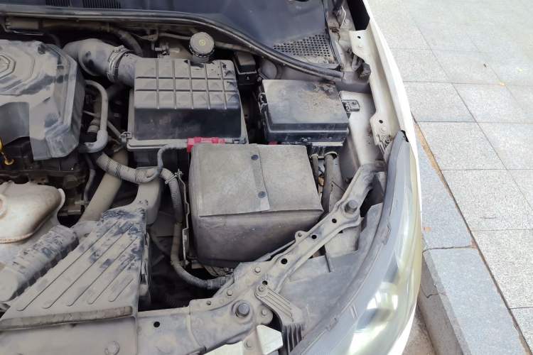 Used MG 5 2012 1.5L Automatic Luxury Edition Engine Bay Left