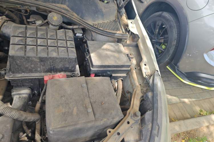 Used MG 5 2012 1.5L Automatic Elite Edition Engine Bay Left