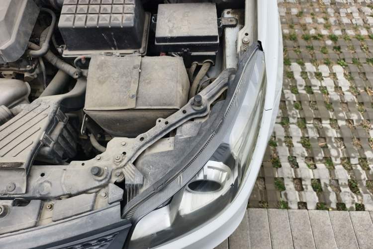 Used MG 5 2012 1.5L Automatic Luxury Edition Engine Bay Left