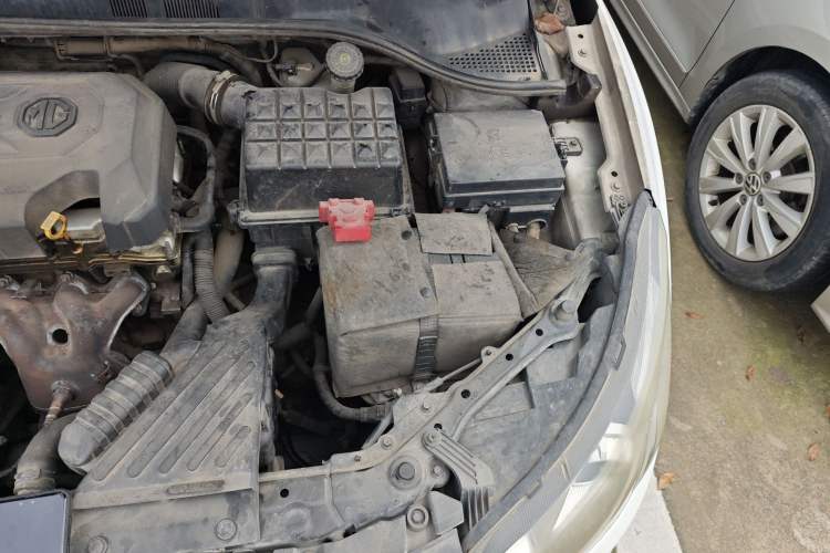 Used MG 5 2012 1.5L Automatic Elite Edition Engine Bay Left
