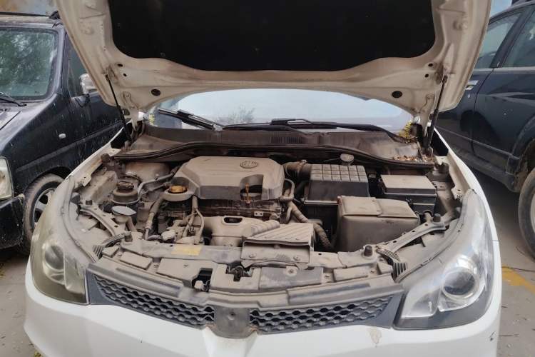 Used MG 5 2012 1.5L Automatic Elite Edition Engine Bay