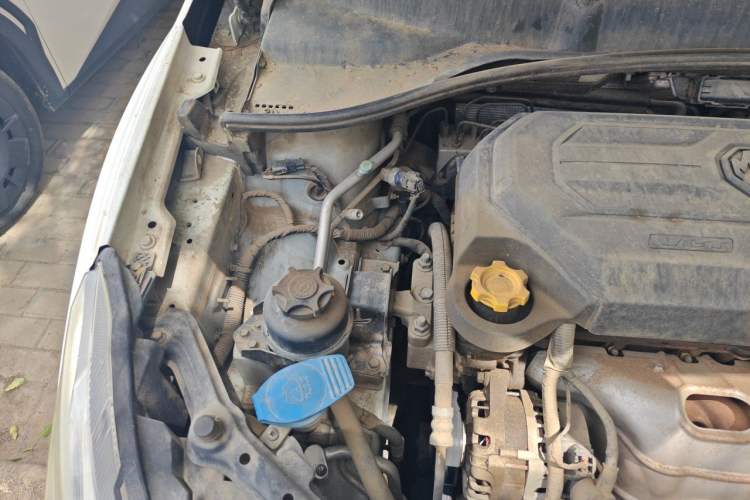 Used MG 5 2012 1.5L Automatic Elite Edition Engine Bay Right
