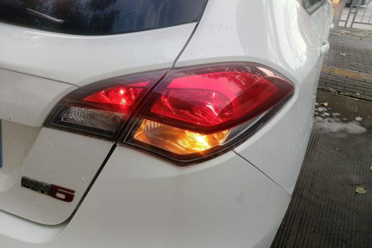 Used MG 5 2012 1.5L Automatic Elite Edition Exterior 6