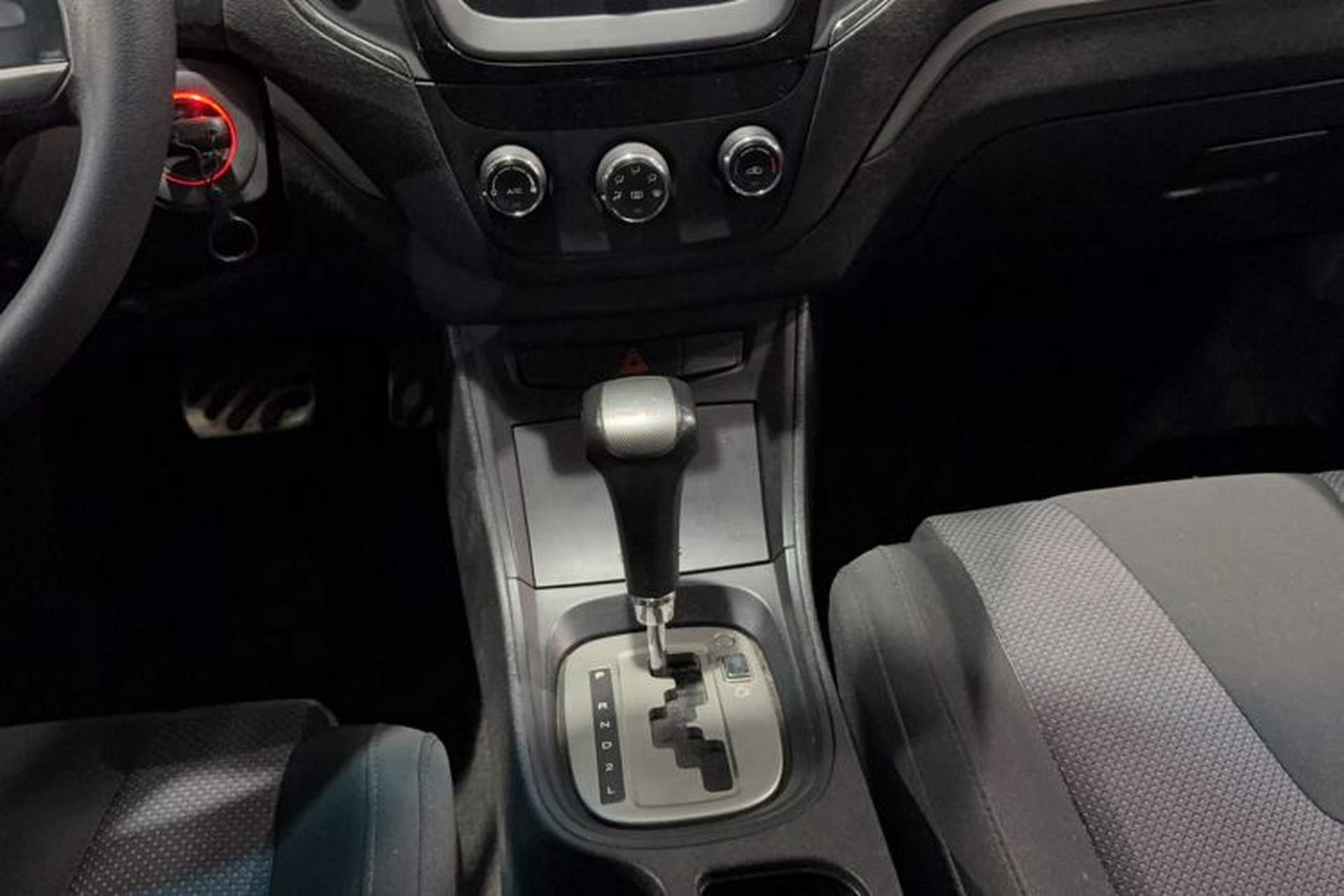 Used MG 5 2012 1.5L Automatic Elite Edition Gear Lever