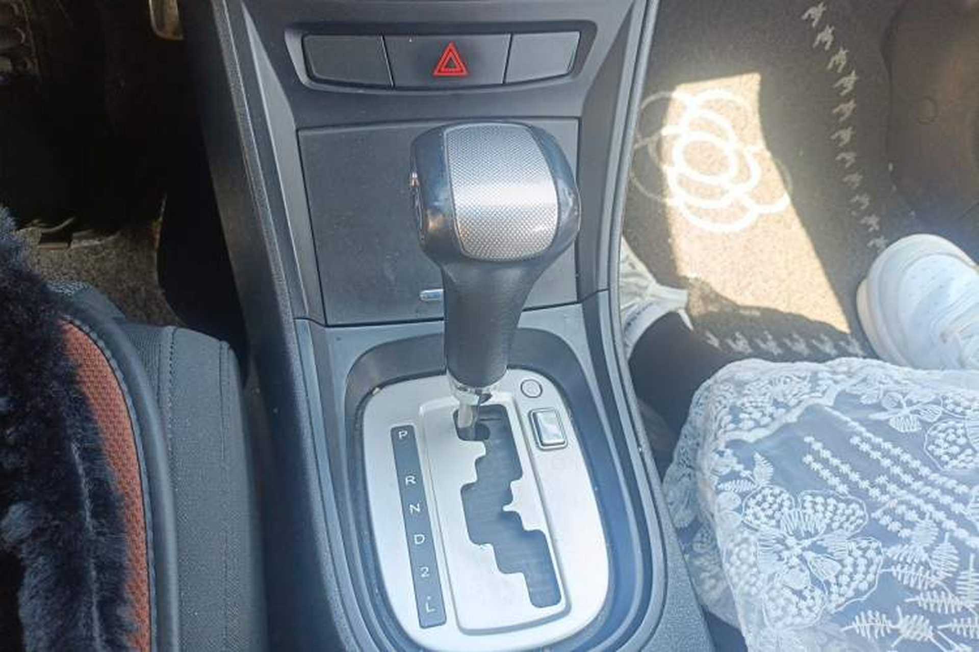 Used MG 5 2012 1.5L Automatic Elite Edition Gear Lever