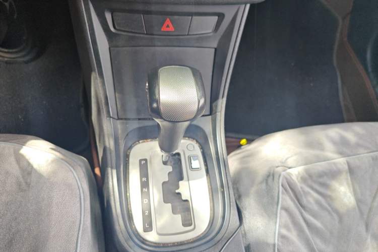 Used MG 5 2012 1.5L Automatic Elite Edition Gear Lever