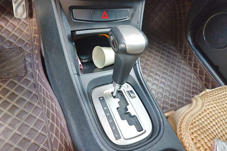 Used MG 5 2012 1.5L Automatic Luxury Edition Gear Lever