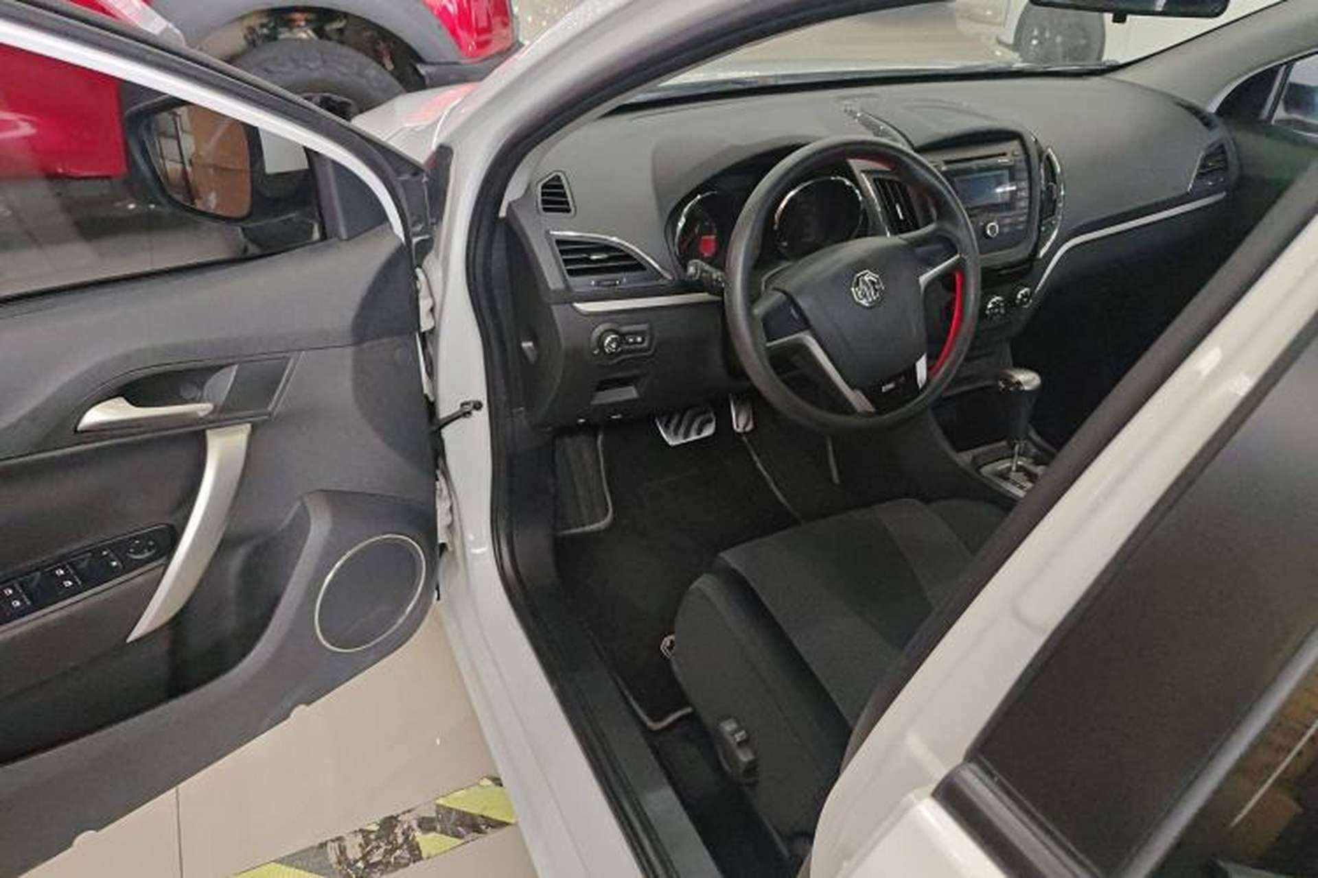 Used MG 5 2012 1.5L Automatic Elite Edition Interior 2