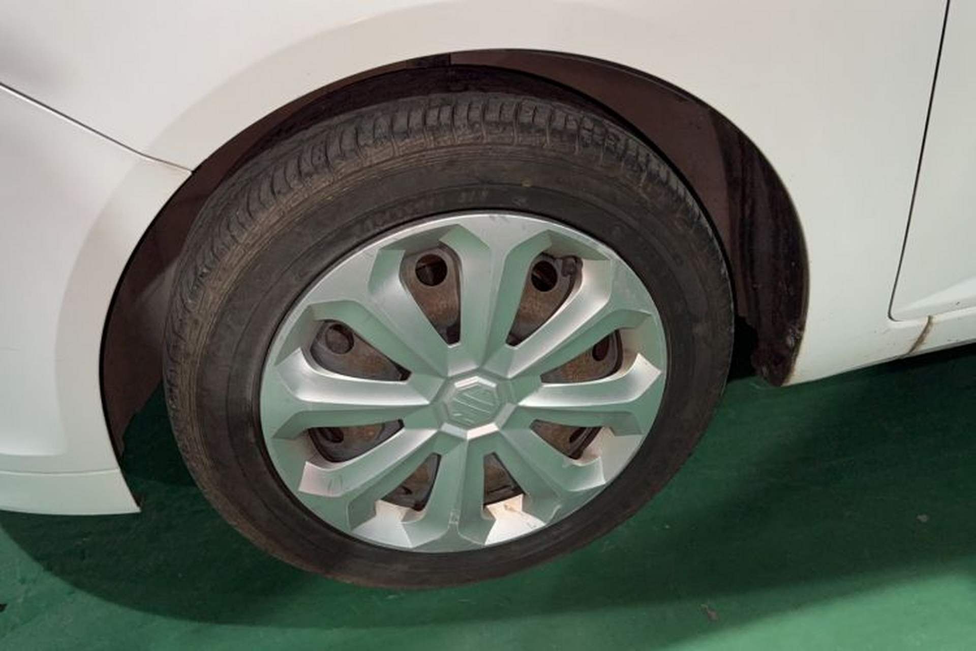 Used MG 5 2012 1.5L Automatic Elite Edition Left Front Wheel Hub