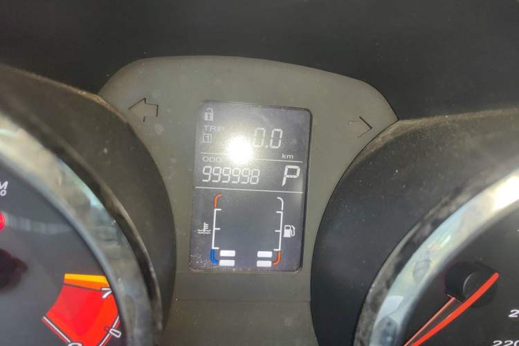Used MG 5 2012 1.5L Automatic Elite Edition Odometer Close Up