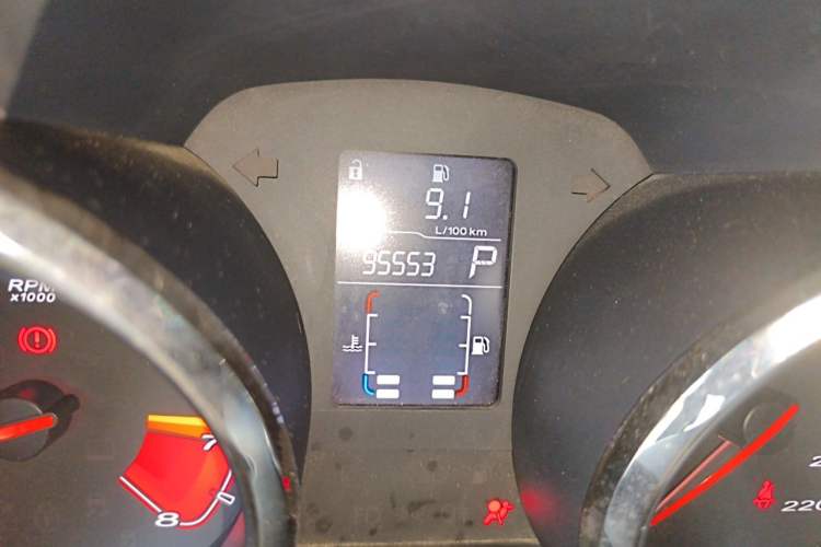 Used MG 5 2012 1.5L Automatic Luxury Edition Odometer Close Up