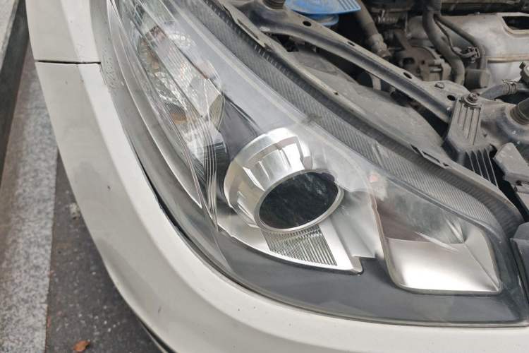 Used MG 5 2012 1.5L Automatic Luxury Edition Right Front Headlight