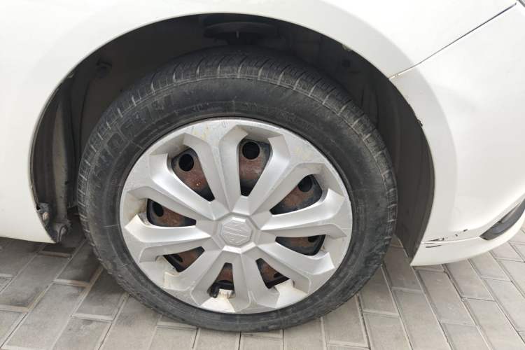Used MG 5 2012 1.5L Manual Elite Edition Right Front Wheel Hub