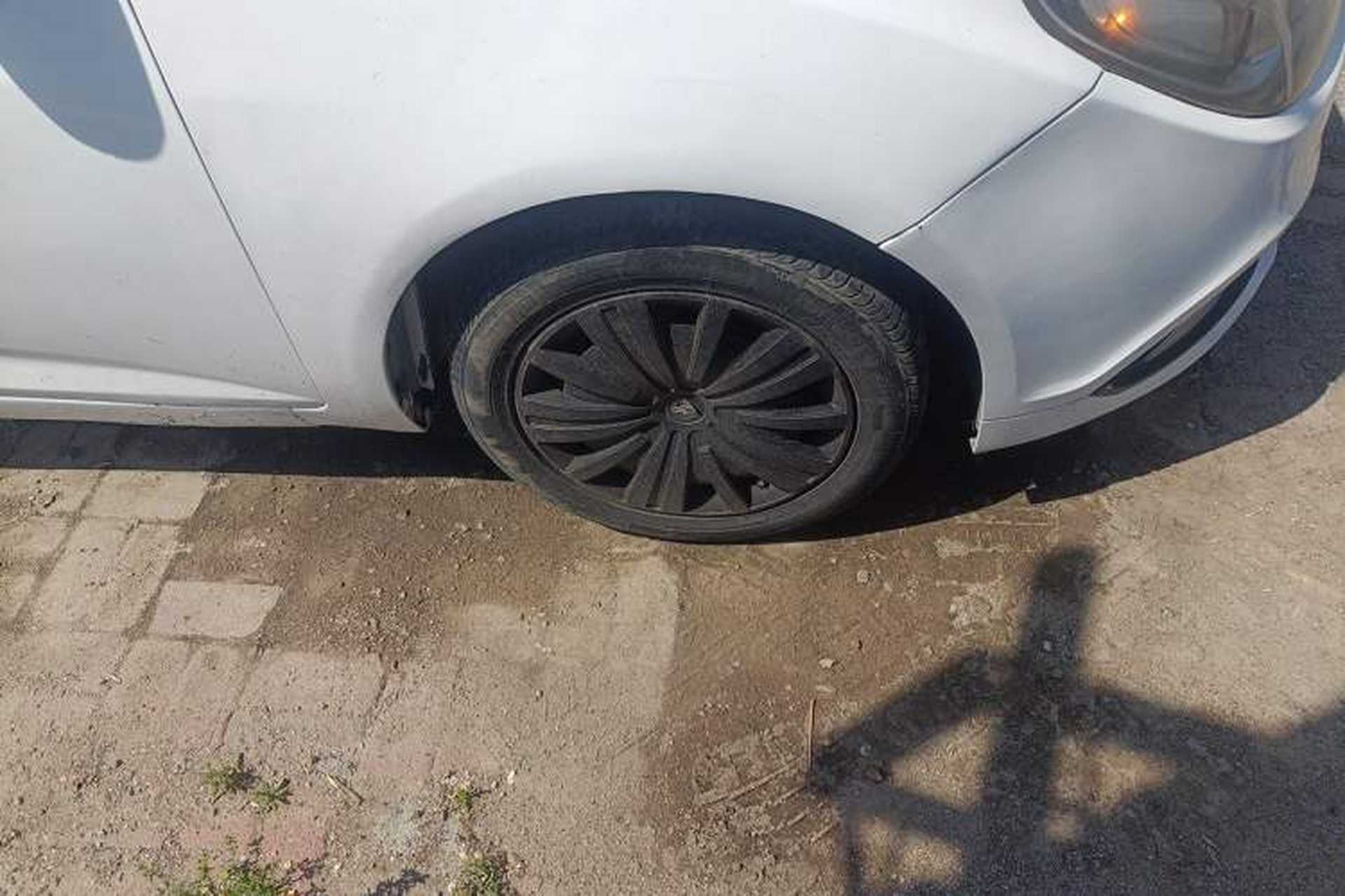 Used MG 5 2012 1.5L Automatic Elite Edition Right Front Wheel Hub