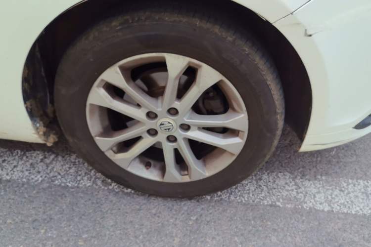 Used MG 5 2012 1.5L Automatic Luxury Edition Right Front Wheel Hub