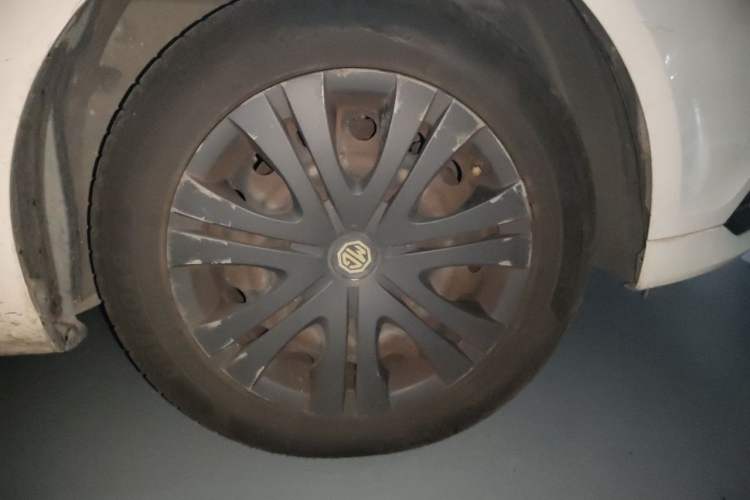 Used MG 5 2012 1.5L Automatic Elite Edition Right Front Wheel Hub